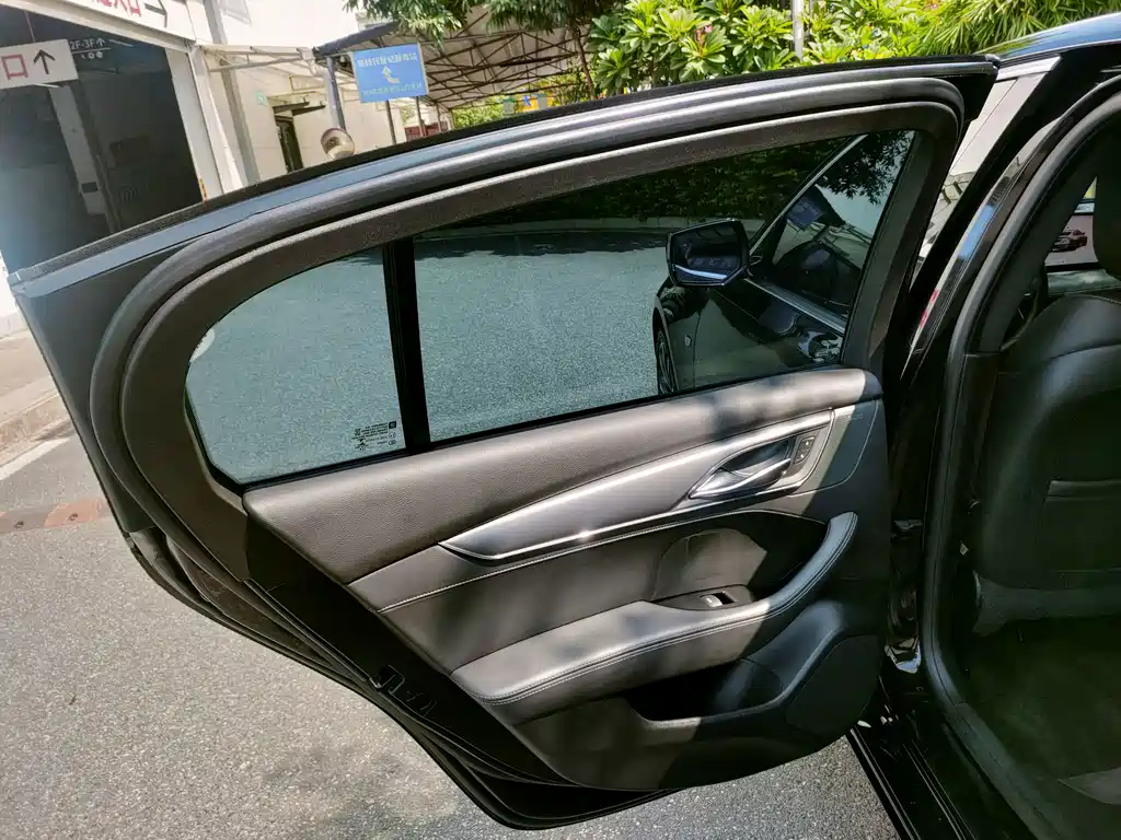 Cadillac CT5 — фото 19