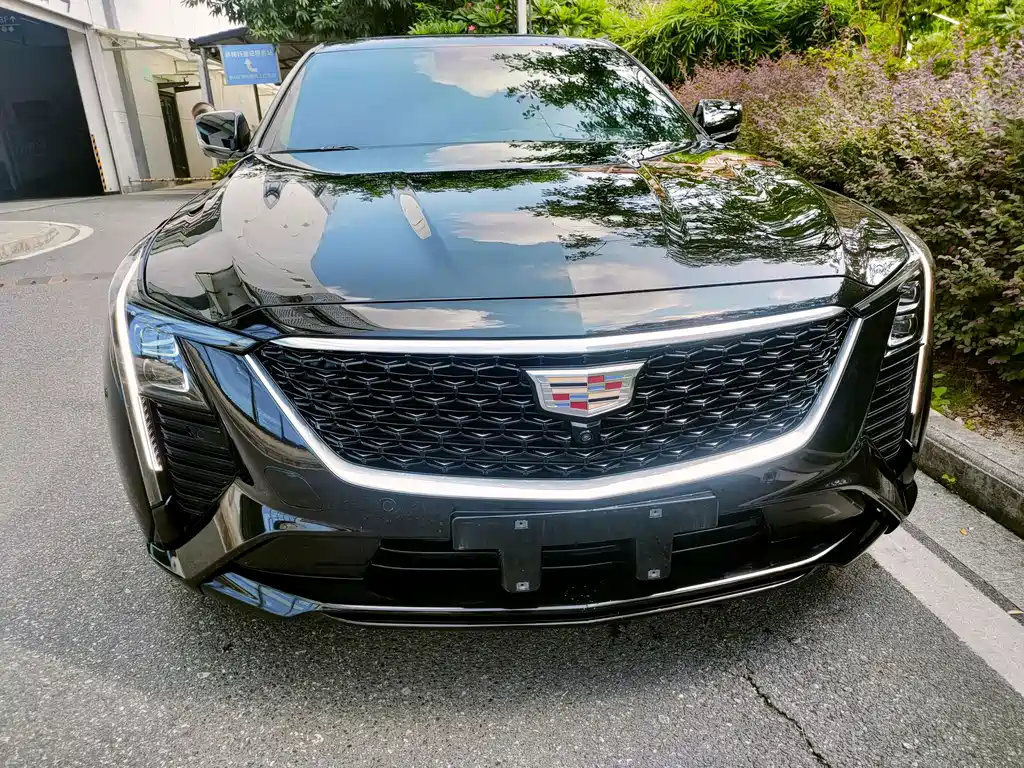 Cadillac CT5 — фото 7