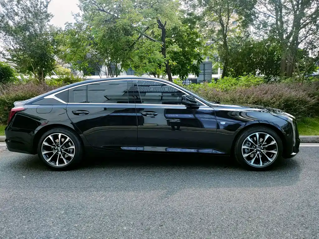 Cadillac CT5 — фото 9