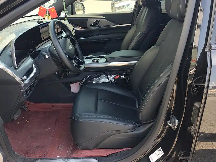 Cadillac XT5 — фото 8