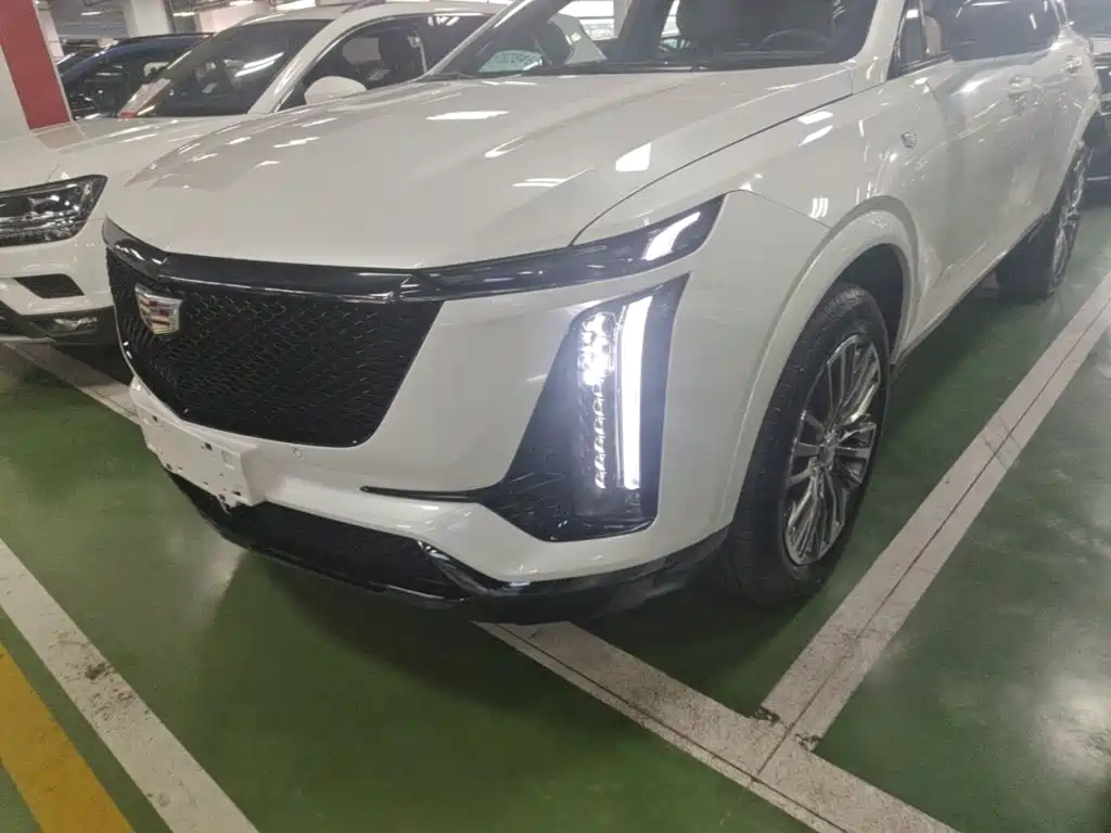 Cadillac XT5 — фото 24