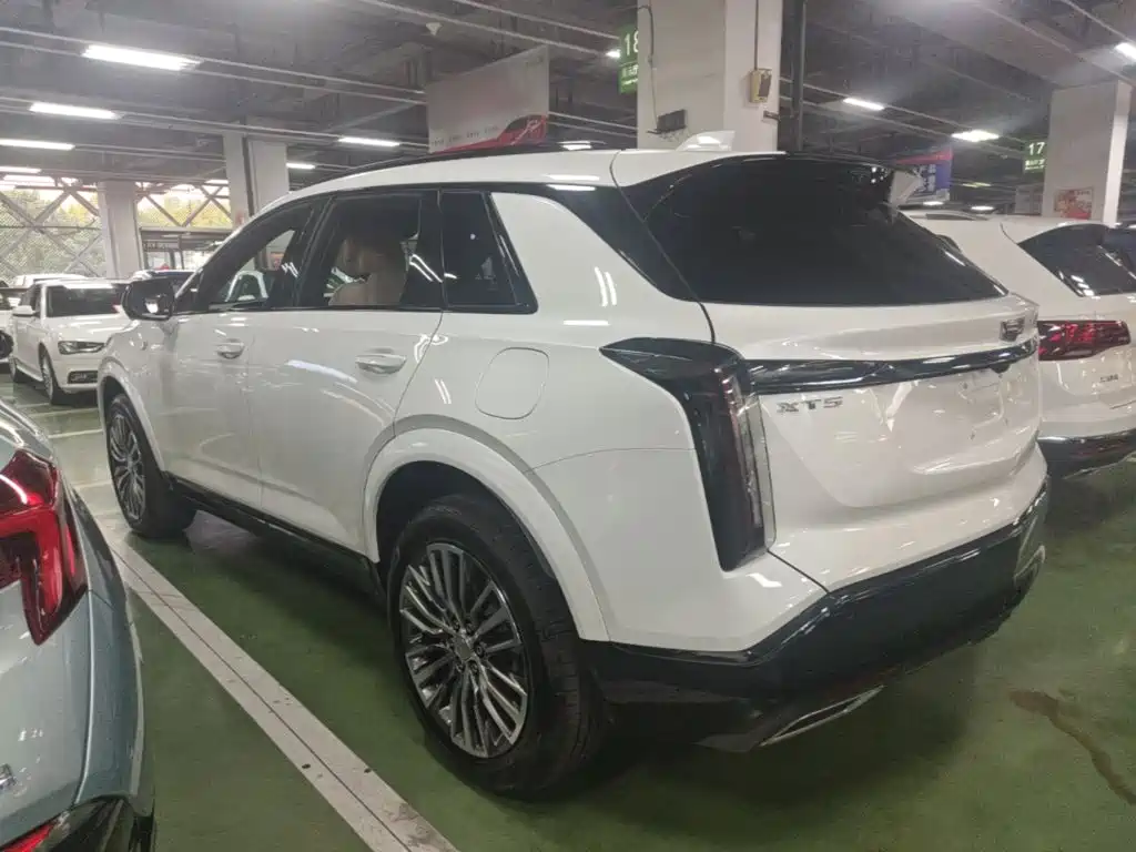 Cadillac XT5 — фото 5