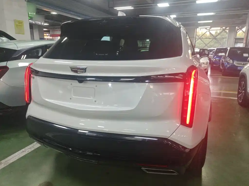 Cadillac XT5 — фото 6