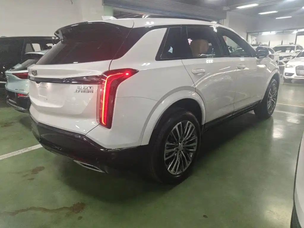 Cadillac XT5 — фото 7