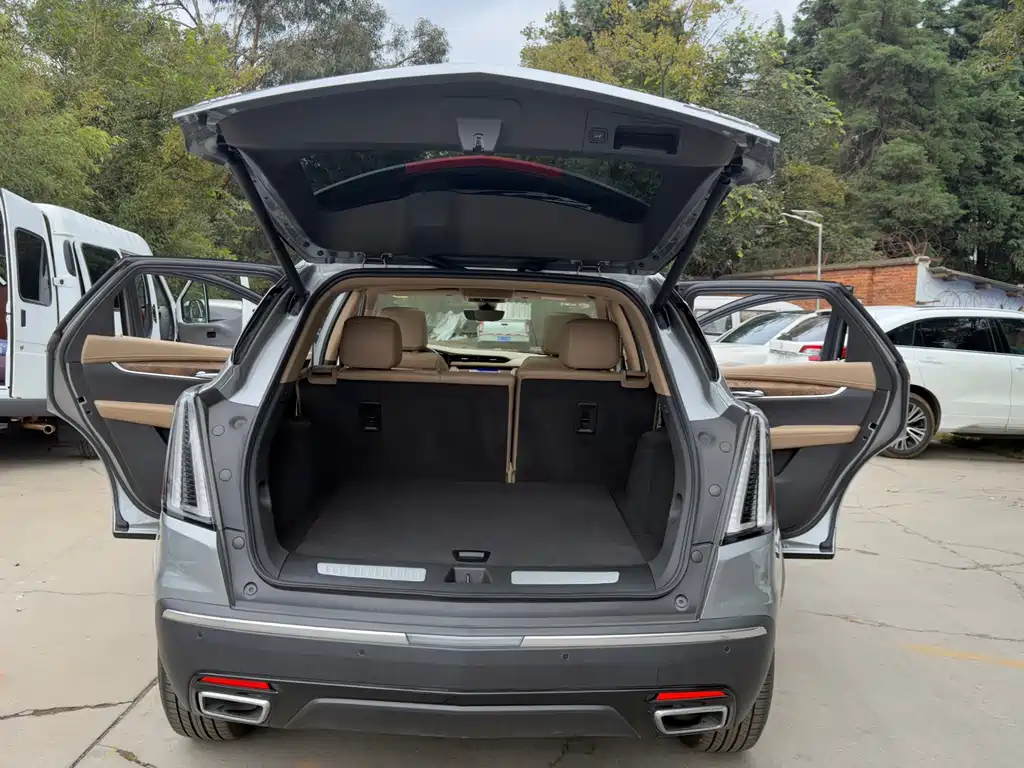Cadillac XT5 — фото 13