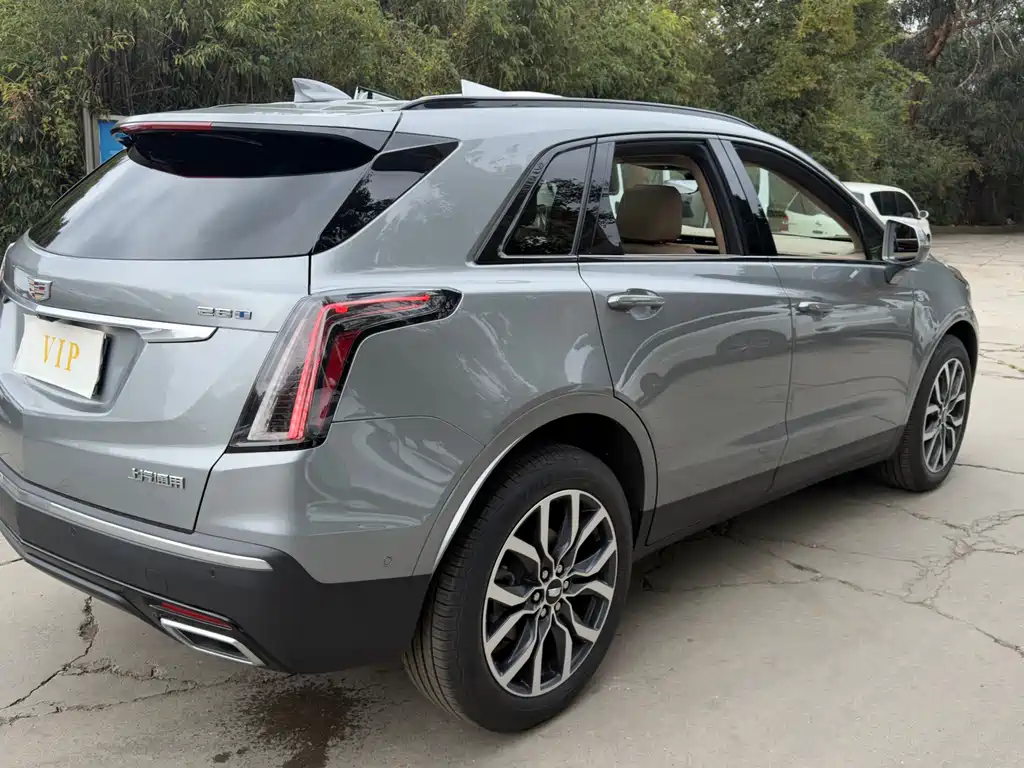 Cadillac XT5 — фото 15