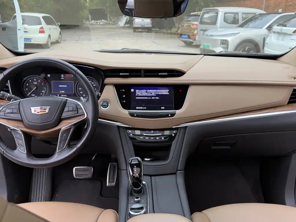 Cadillac XT5 — фото 17