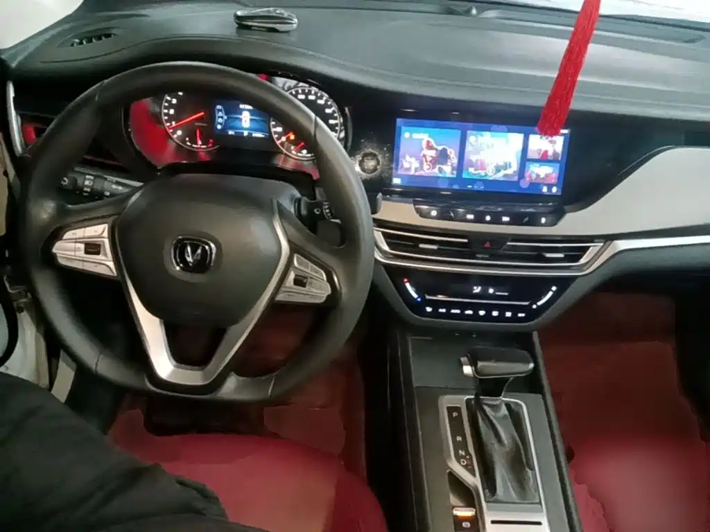 Changan CS35PLUS — фото 10