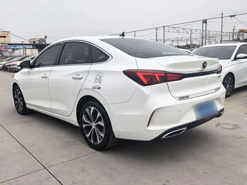 Changan Eado — фото 10