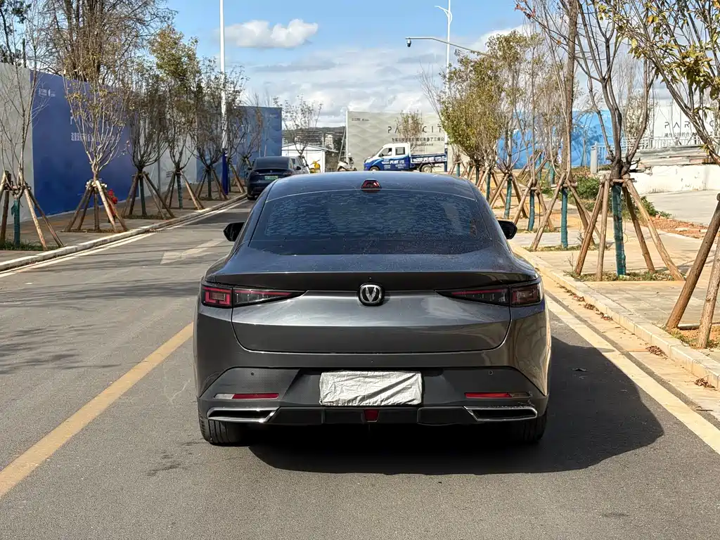 Changan Yida — фото 10
