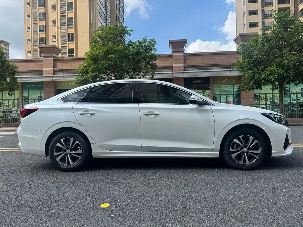 Changan Eado — фото 4