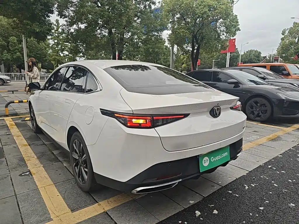 Changan Eado — фото 5