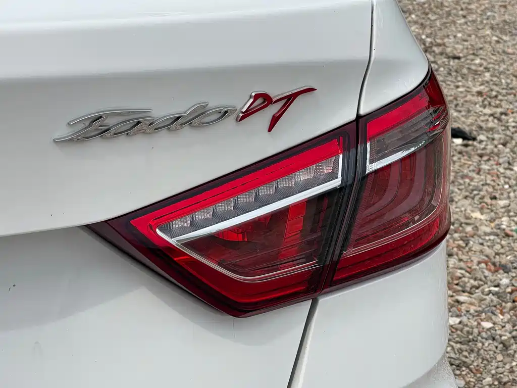 Changan Eado DT — фото 7
