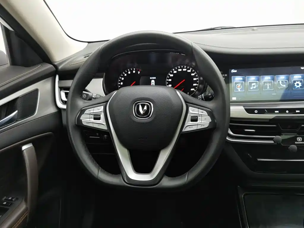 Changan CS35PLUS — фото 11