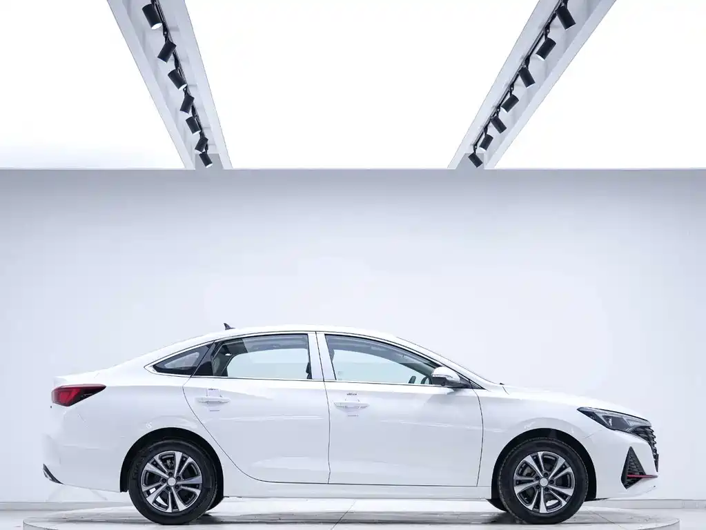 Changan Eado — фото 7