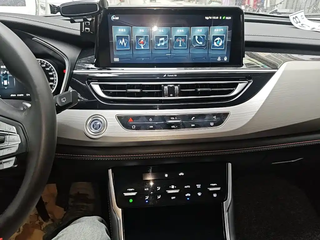 Changan CS75 New Energy — фото 13