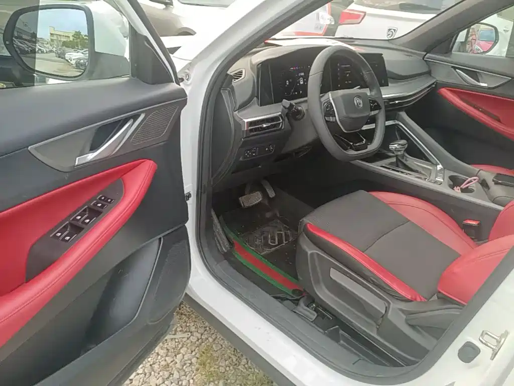 Changan CS35PLUS — фото 16