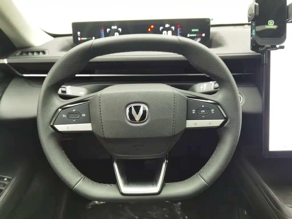 Changan Eado — фото 11
