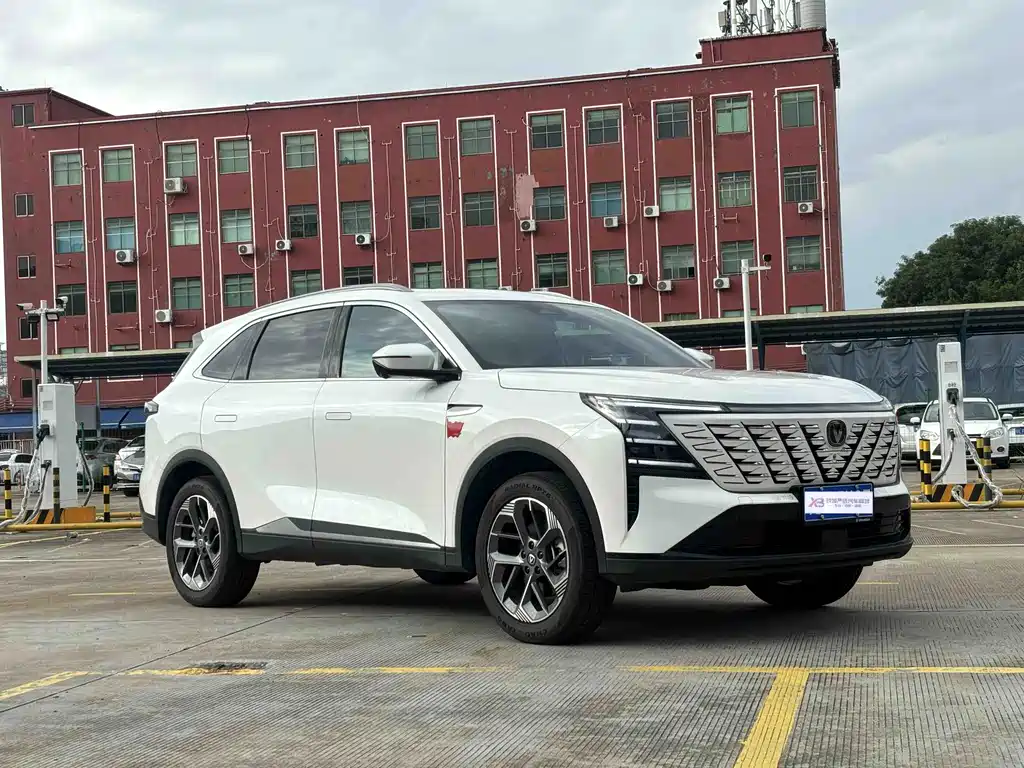 Changan CS75 PLUS — фото 2