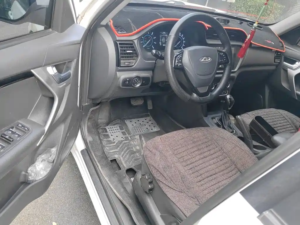 Chery Tiggo 3 — фото 17
