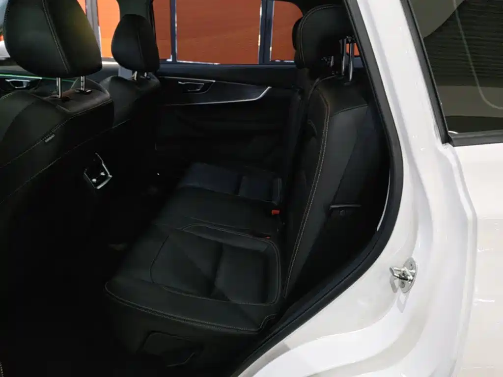 Chery Tiggo 8 — фото 17