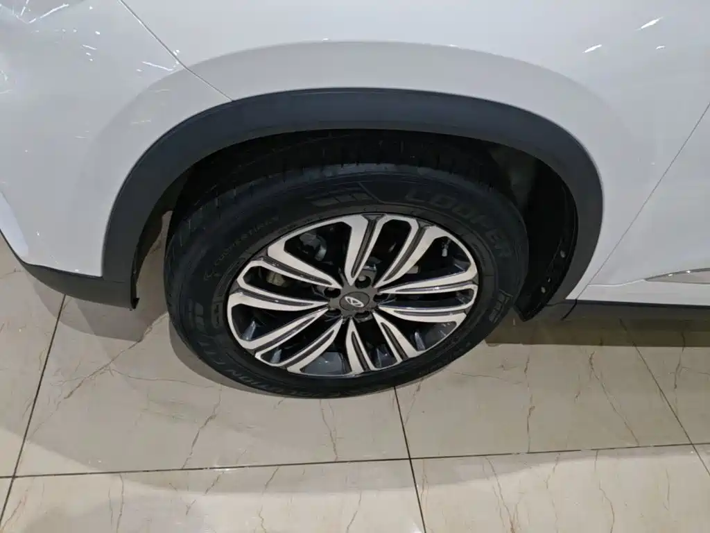 Chery Tiggo 8 — фото 23