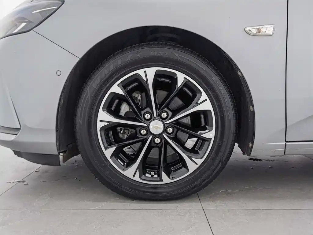 Chevrolet Monza — фото 17