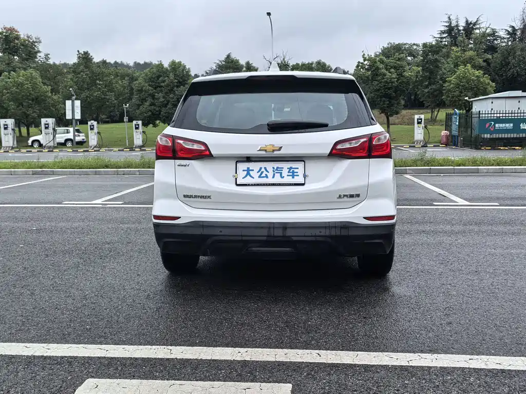 Chevrolet Equinox — фото 15