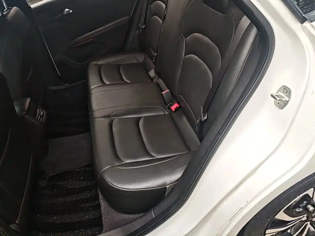 Chevrolet Monza — фото 17