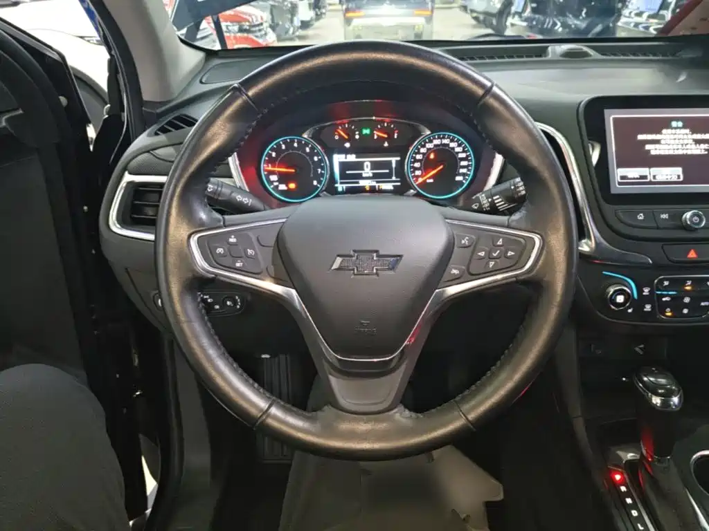 Chevrolet Equinox — фото 11
