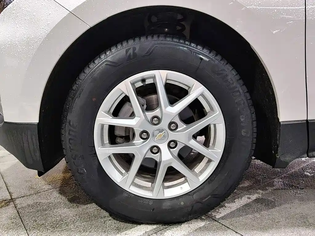 Chevrolet Equinox — фото 15