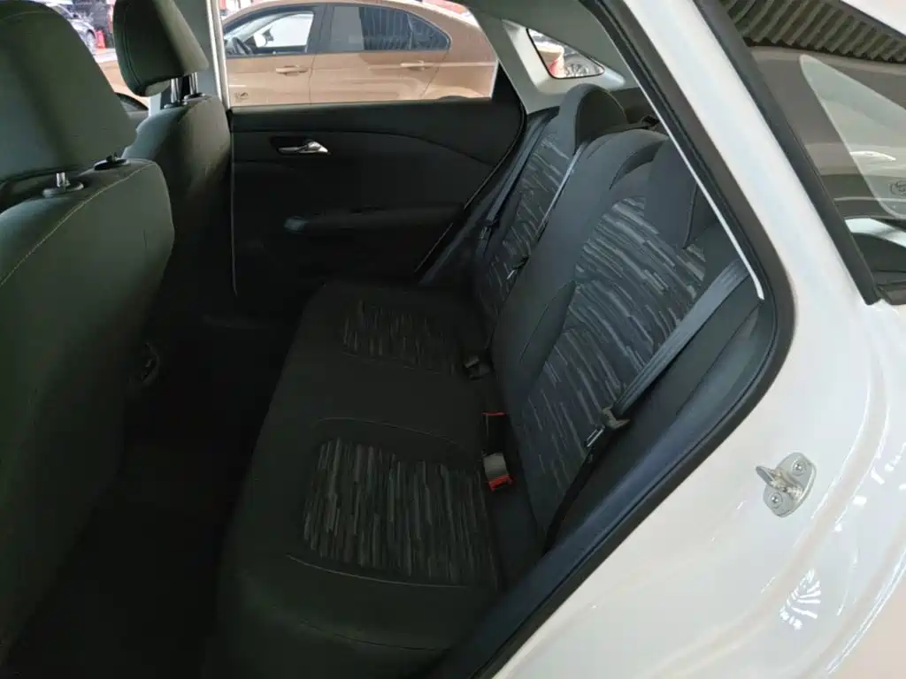 Chevrolet Monza — фото 17