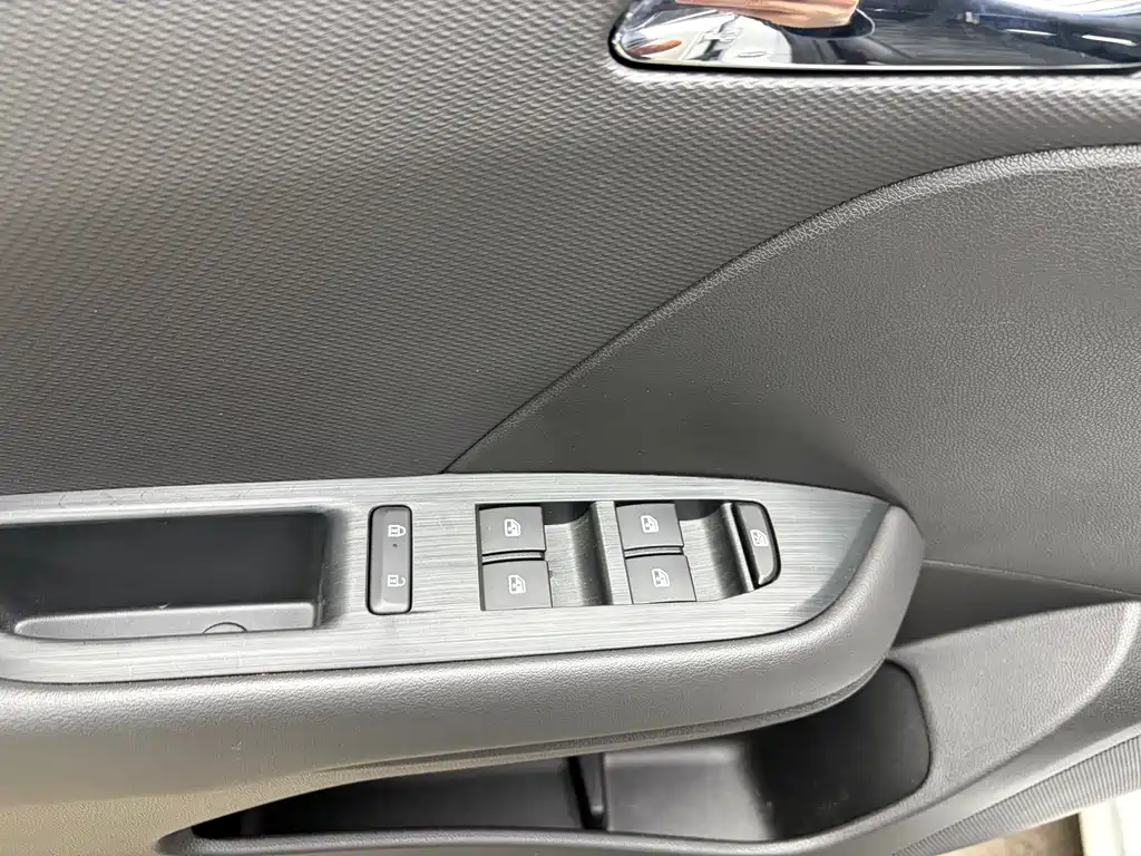 Chevrolet Monza — фото 11