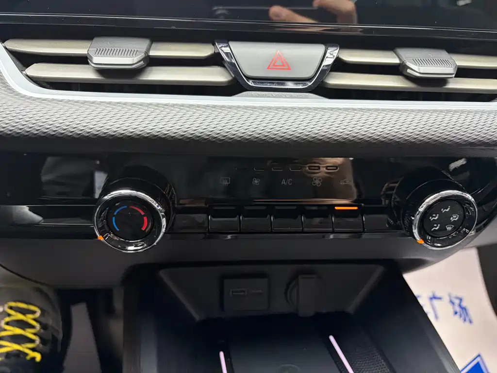 Chevrolet Monza — фото 14