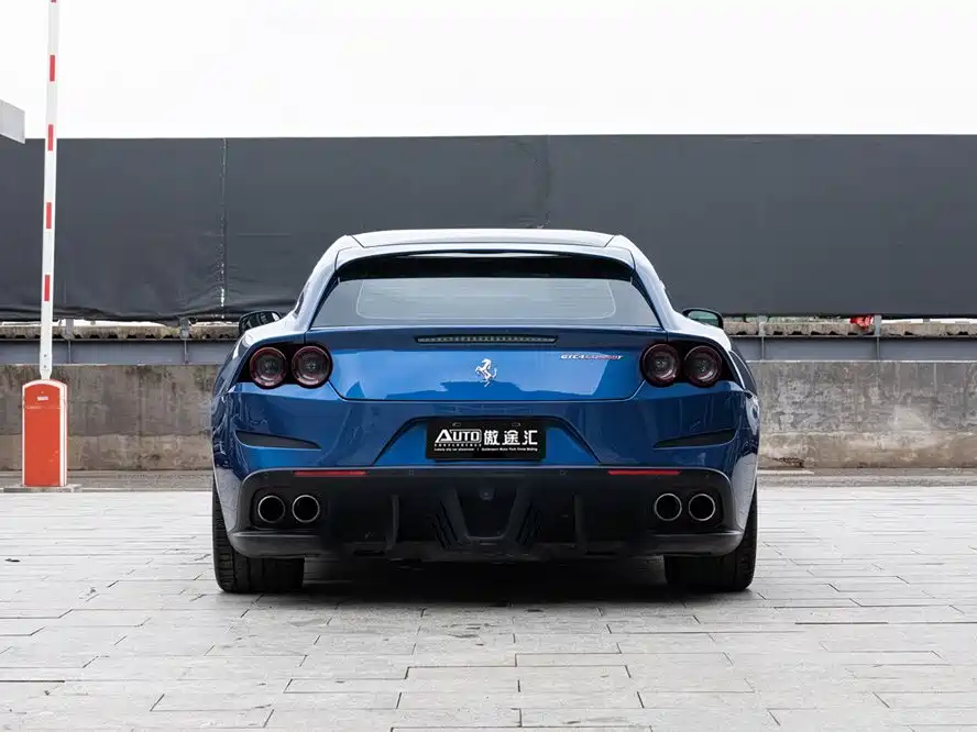 Ferrari GTC4Lusso — фото 4