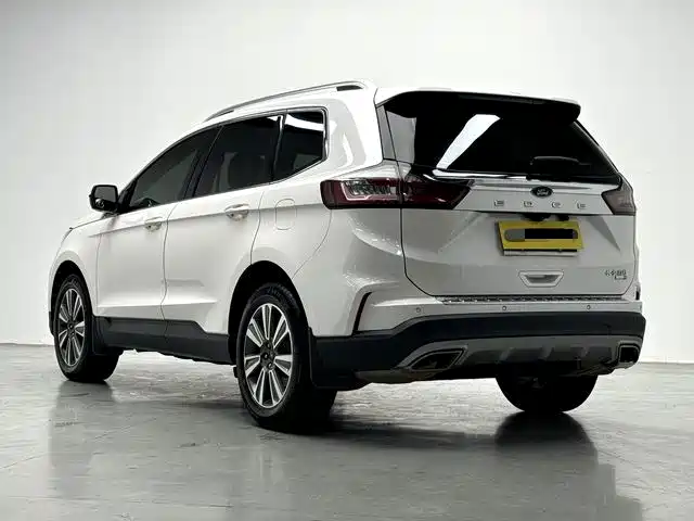 Ford Edge — фото 7
