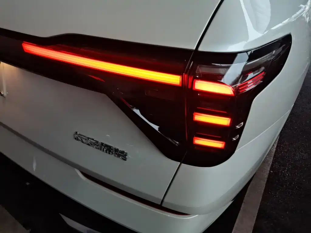 Ford Edge — фото 8