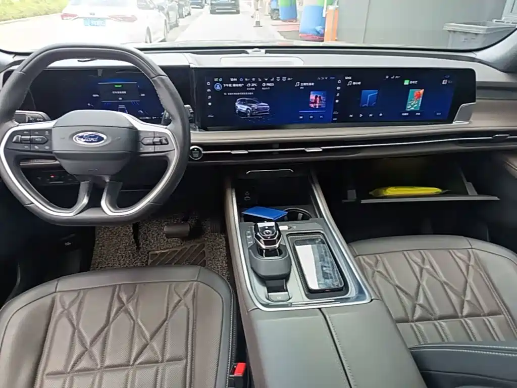 Ford Edge — фото 14