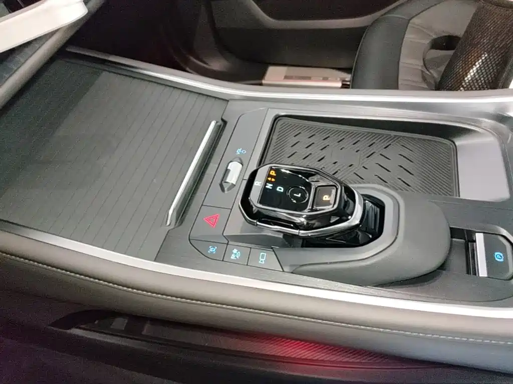 Ford Edge — фото 14