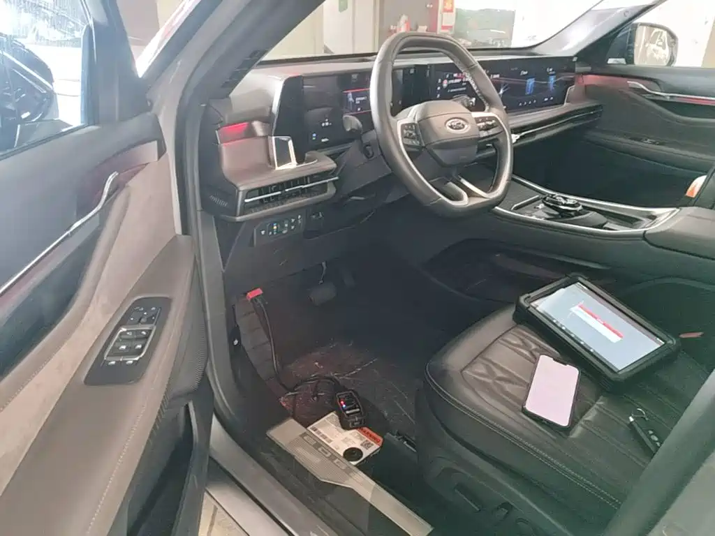 Ford Edge — фото 16