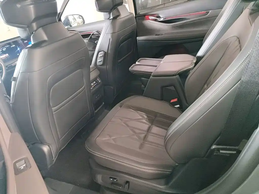 Ford Edge — фото 17