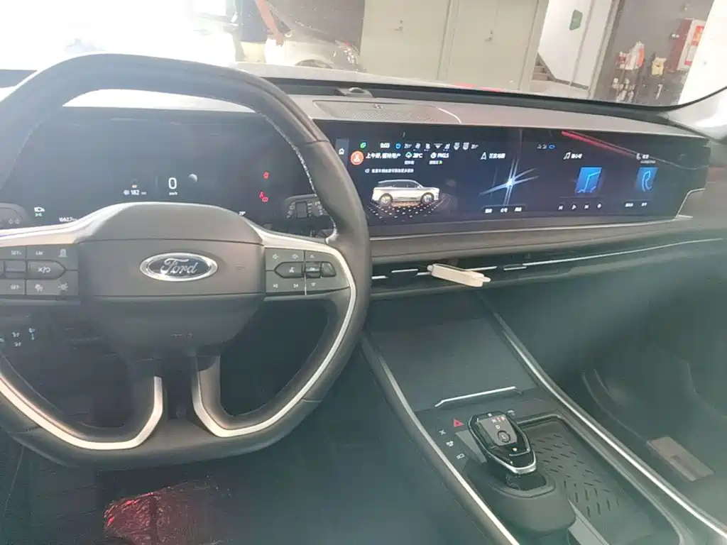 Ford Edge — фото 10
