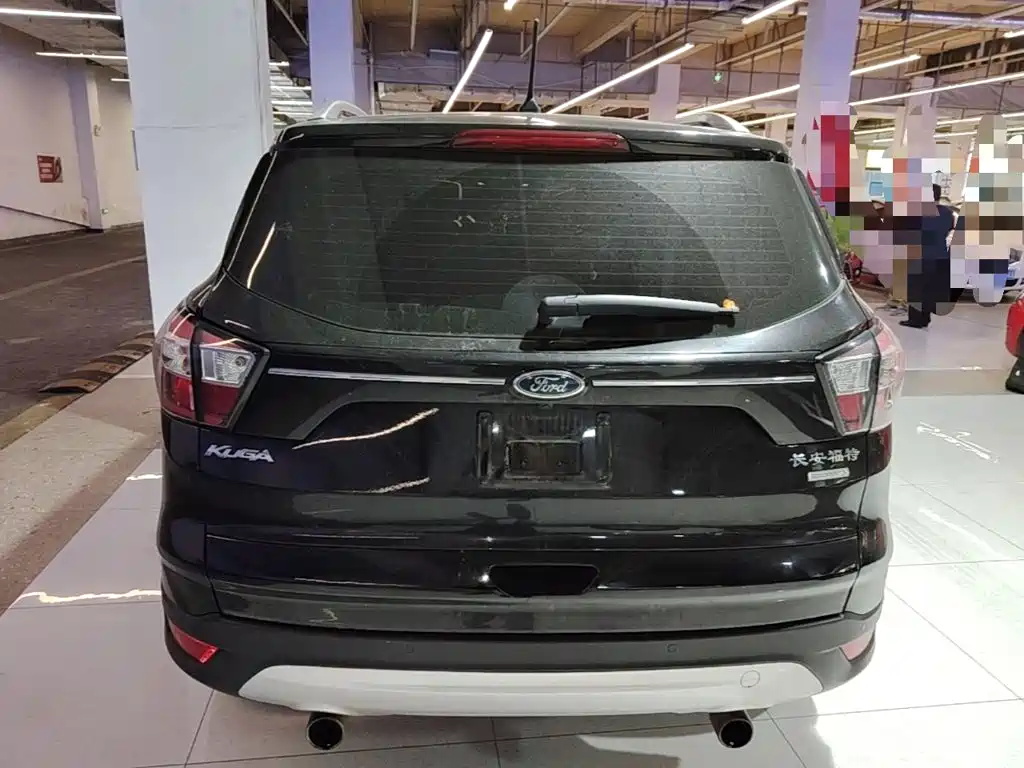 Ford Kuga — фото 6