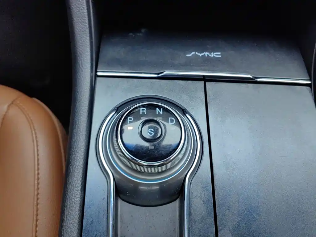 Ford Taurus — фото 13