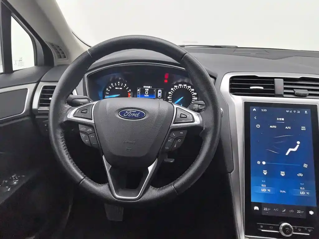 Ford Mondeo — фото 11
