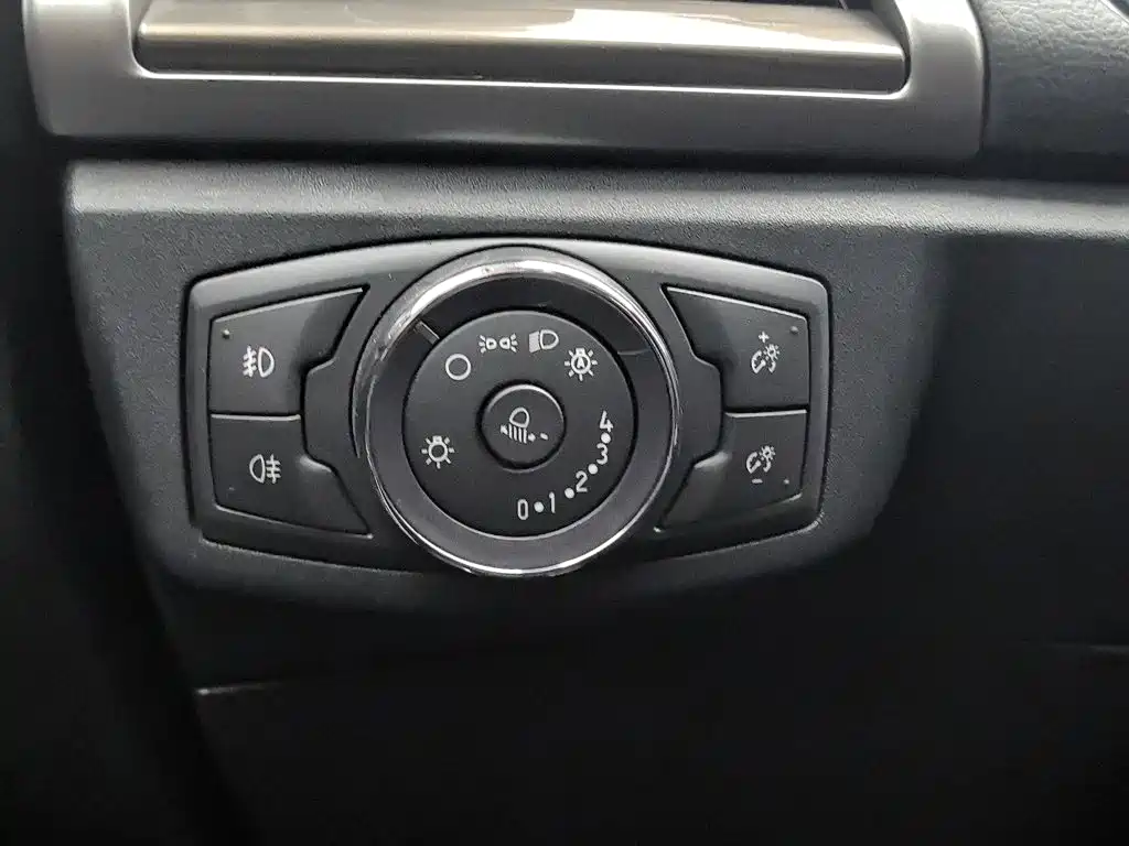 Ford Mondeo — фото 21