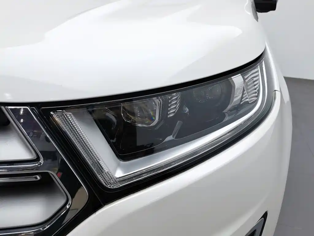 Ford Edge — фото 7