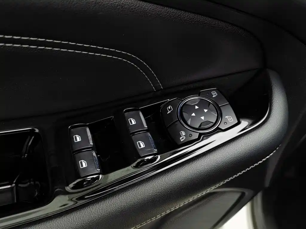Ford Edge — фото 9