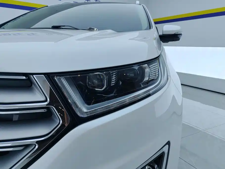 Ford Edge — фото 5