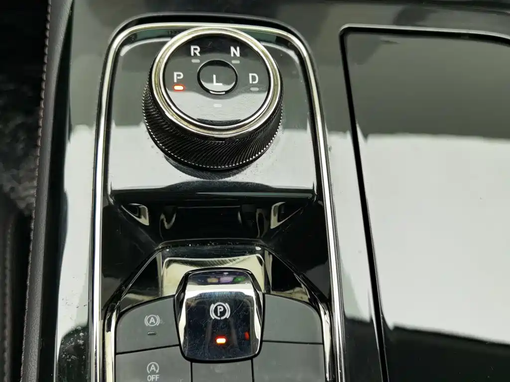 Ford Equator Sport — фото 13